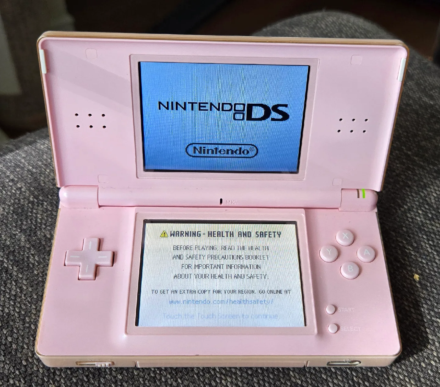 Nintendo DS Lite Pink + Animal Crossing Game image indicator(3)