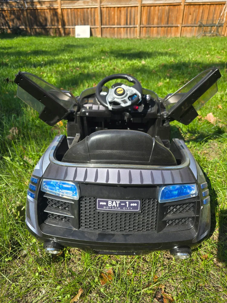 SOLD Batman Ride-On Car for Kids image indicator(4)