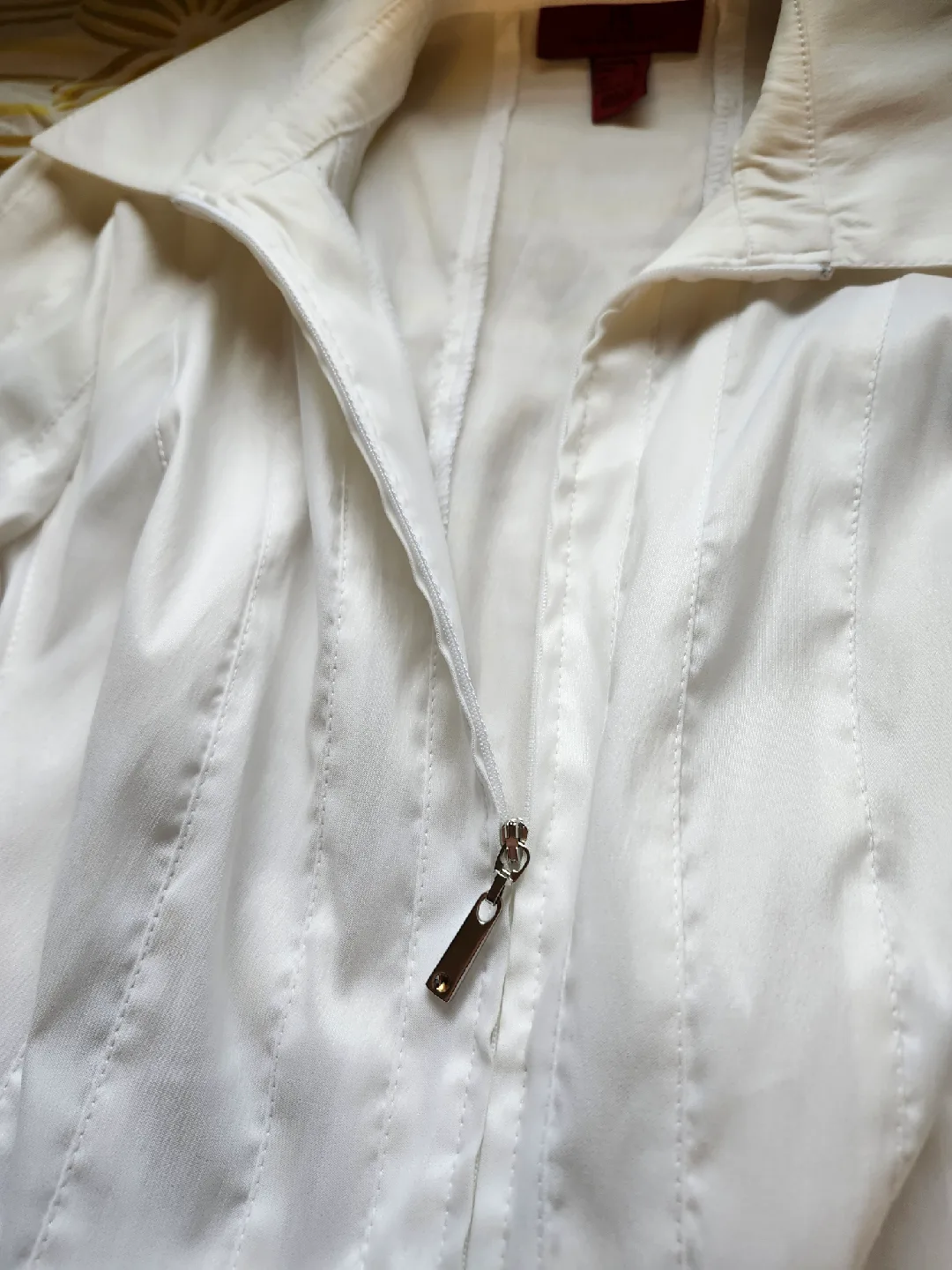 y2k white pleated zip up blouse image indicator(4)