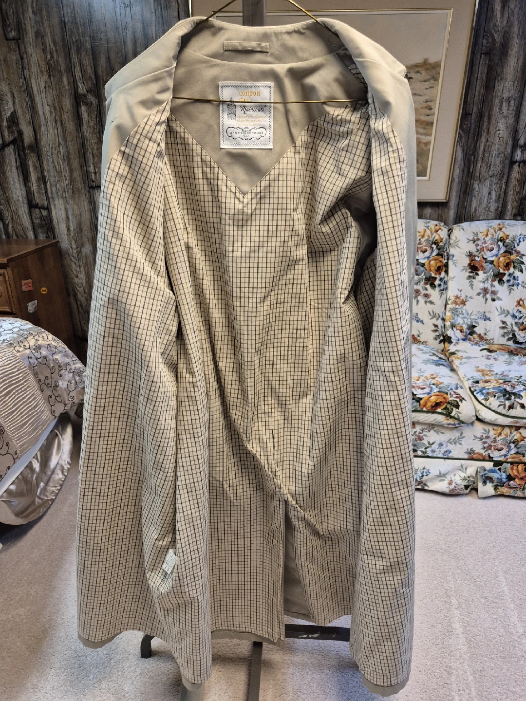London Fog Trench Coat - Size 42 - photo 2
