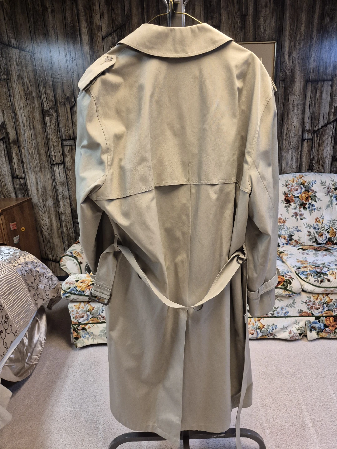 London Fog Trench Coat - Size 42 - photo 3