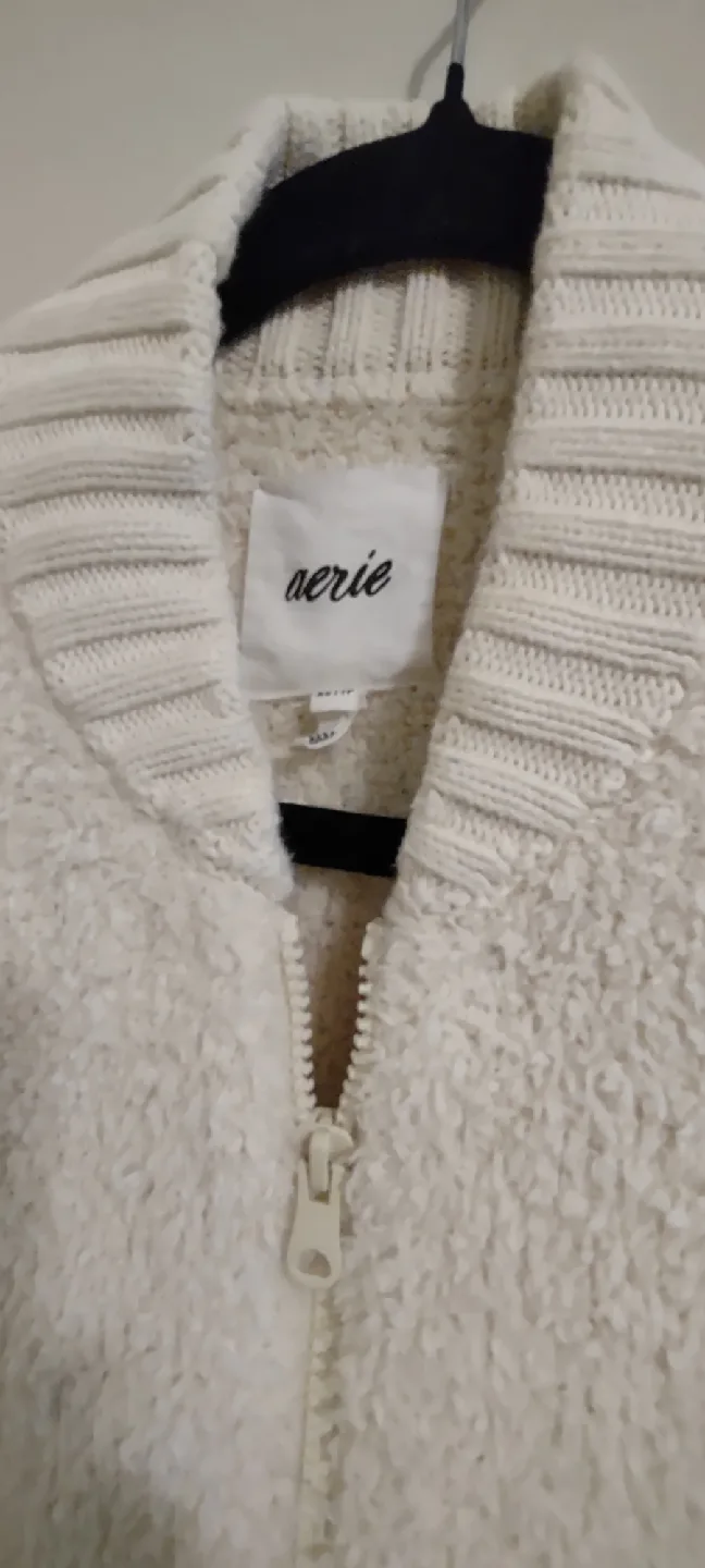 Aerie Cream Sherpa Jacket image indicator(2)