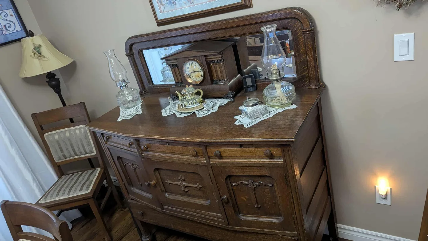 antique dining set image indicator(2)