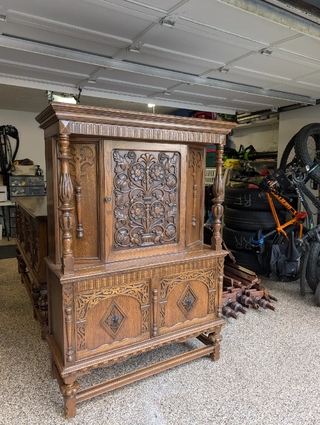 Antique Oak China Cabinet and Dining Table and 6 Chairs image indicator(2)