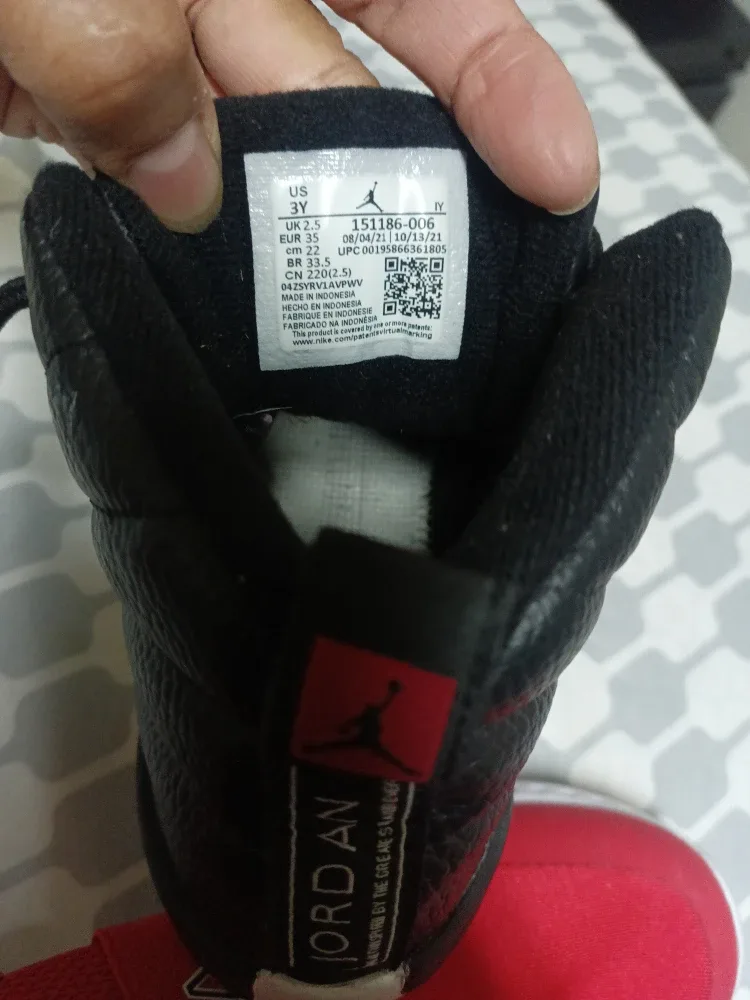 Jordan 12 Retro Black/White talla 3 image indicator(4)