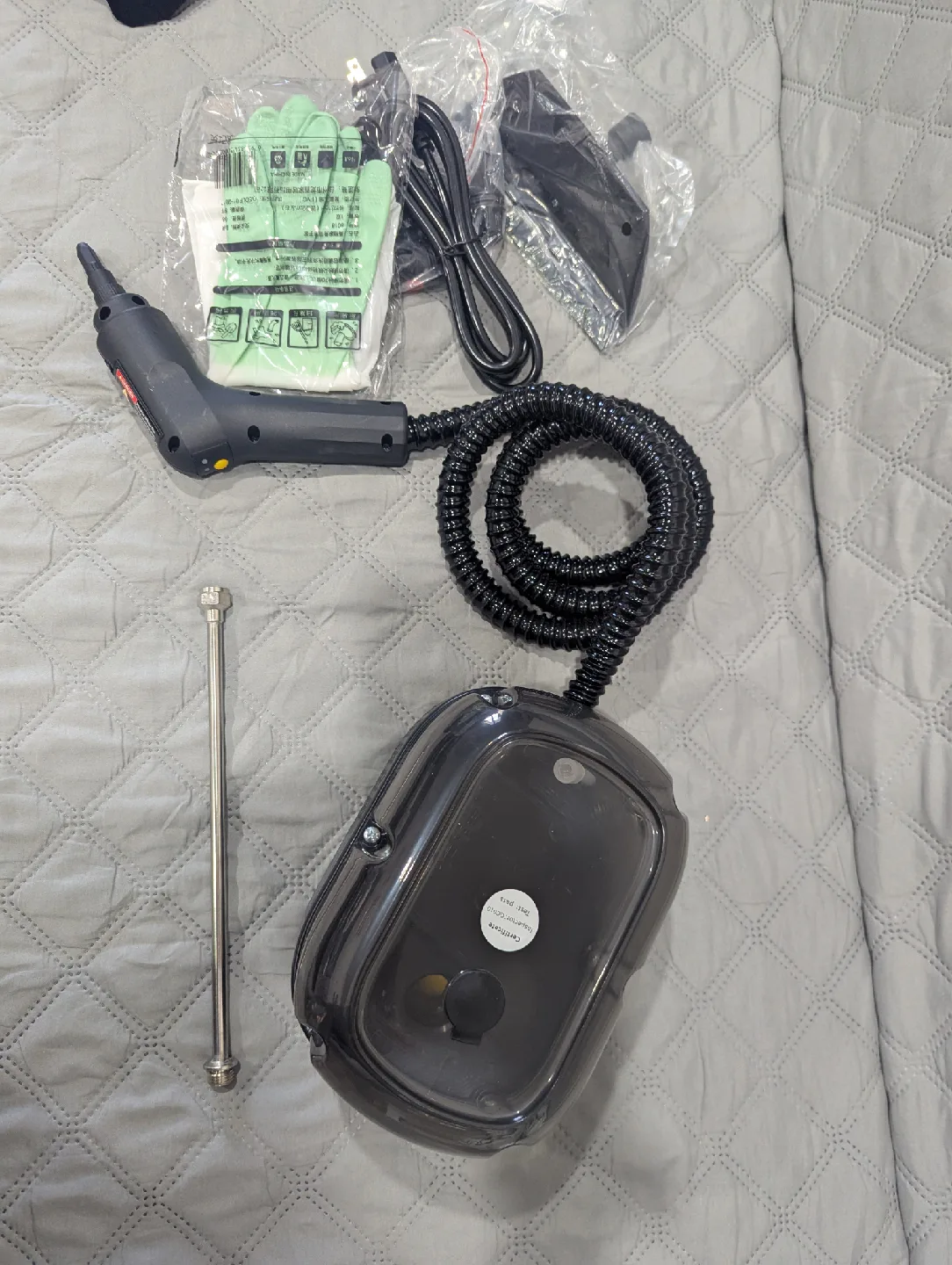 YUBOLAX Steam Cleaner - Like New! image indicator(4)