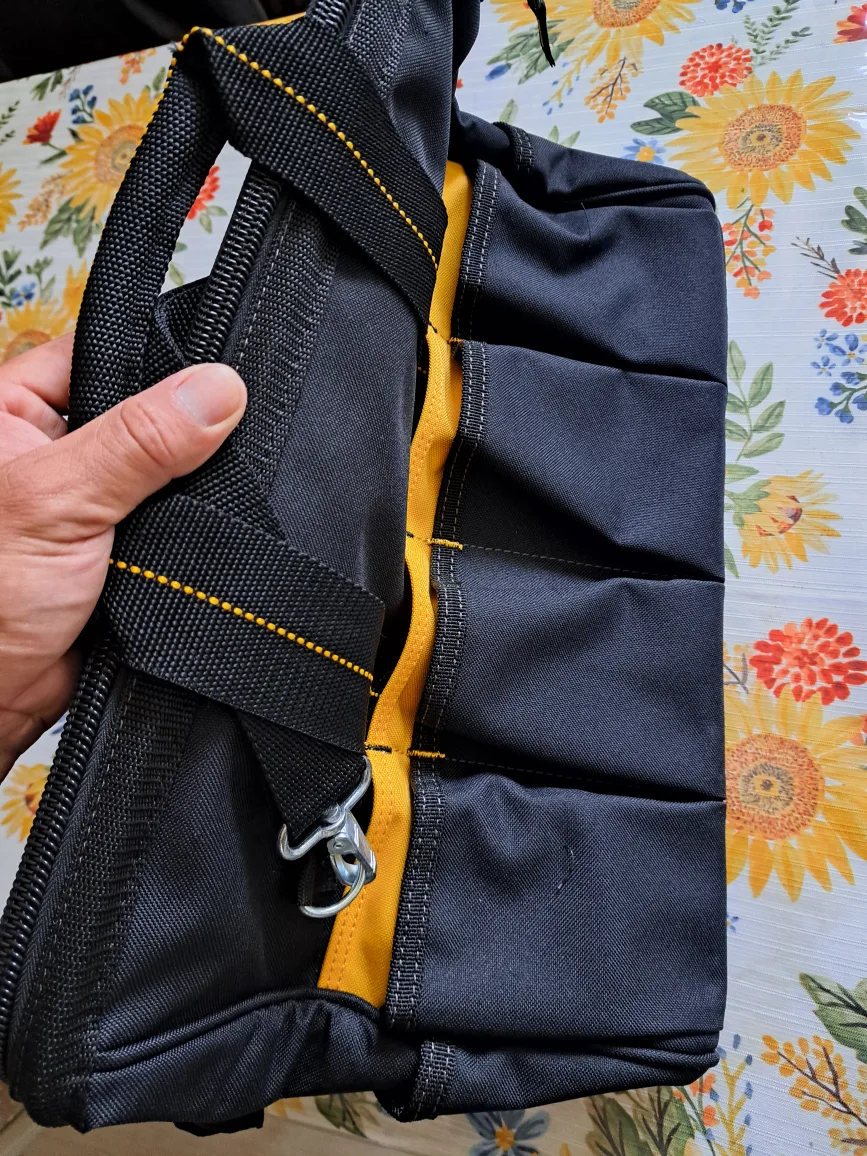 DeWalt 16" Tradesman's Tool Bag - Black & Yellow image indicator(3)