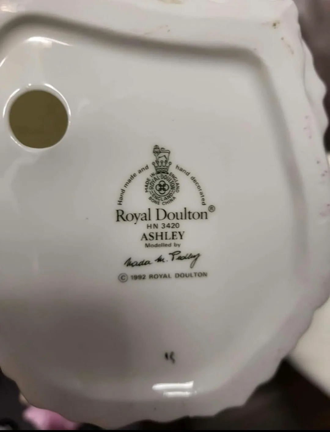 Royal Doulton Ashley HN 3420 Figurine image indicator(2)