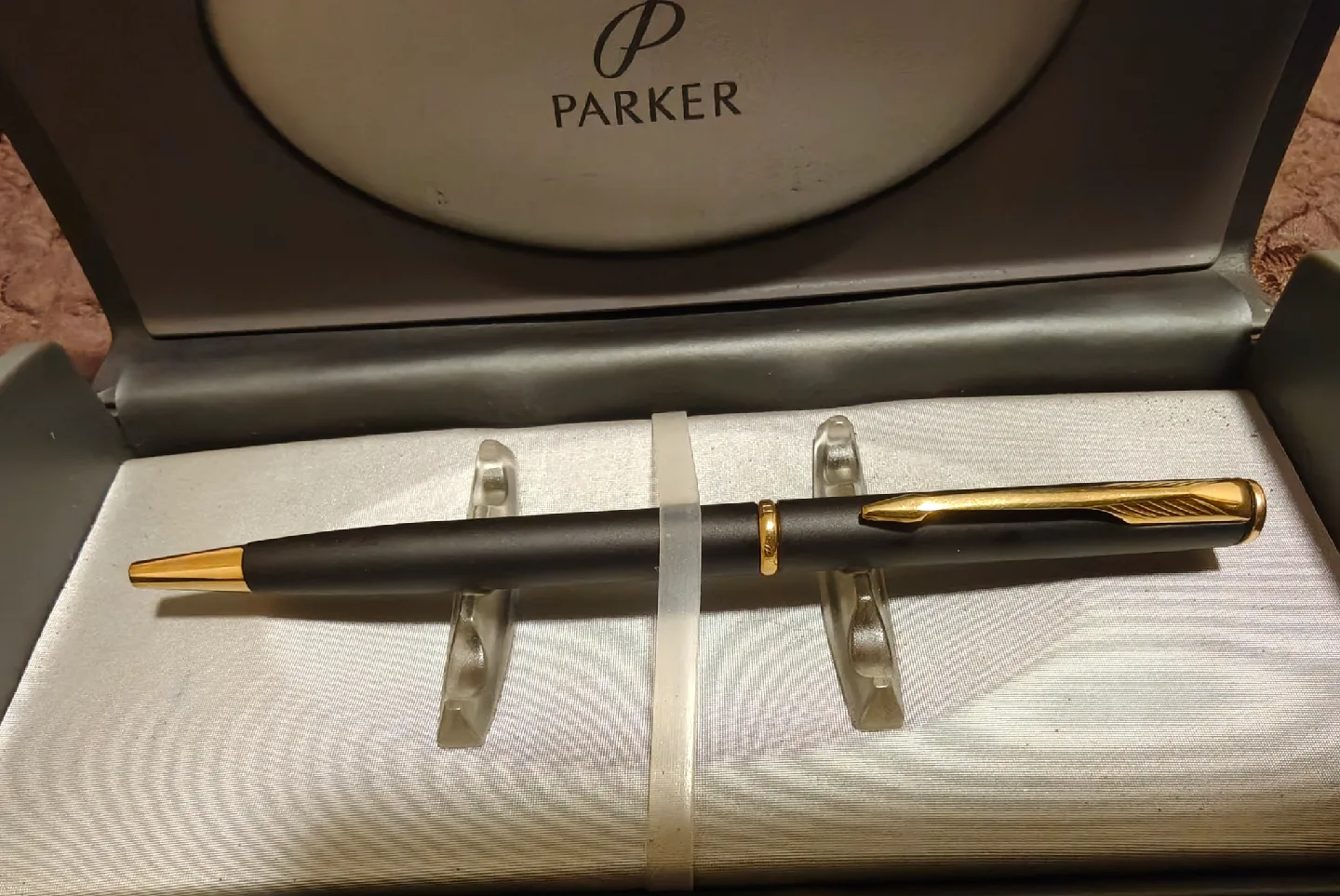 Parker Insignia FR Matte Black Ballpoint Pen image indicator(2)