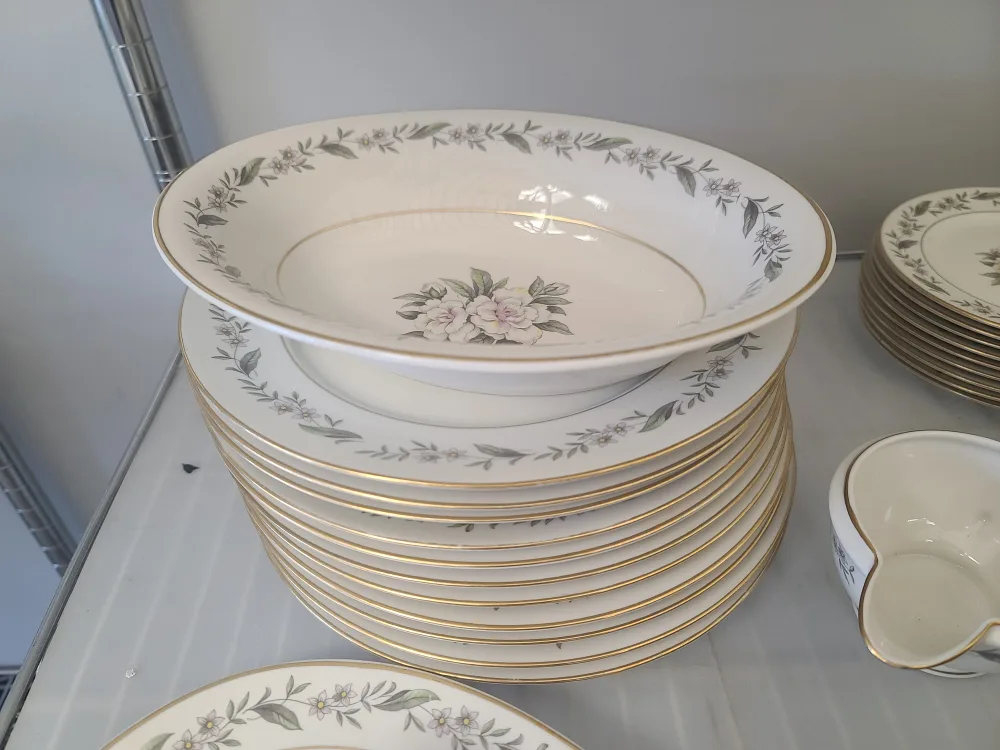 Vintage Royal jackson China Set image indicator(6)