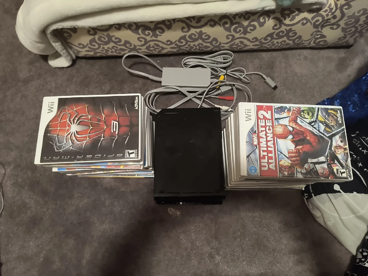 Nintendo Wii Console and Games Bundle image indicator(2)