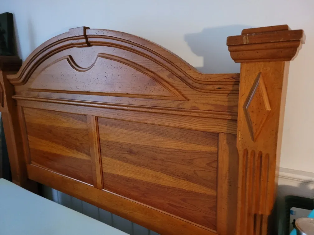 Queen size - Wooden Bed Frame with 10 inch memory foam mattress. image indicator(7)