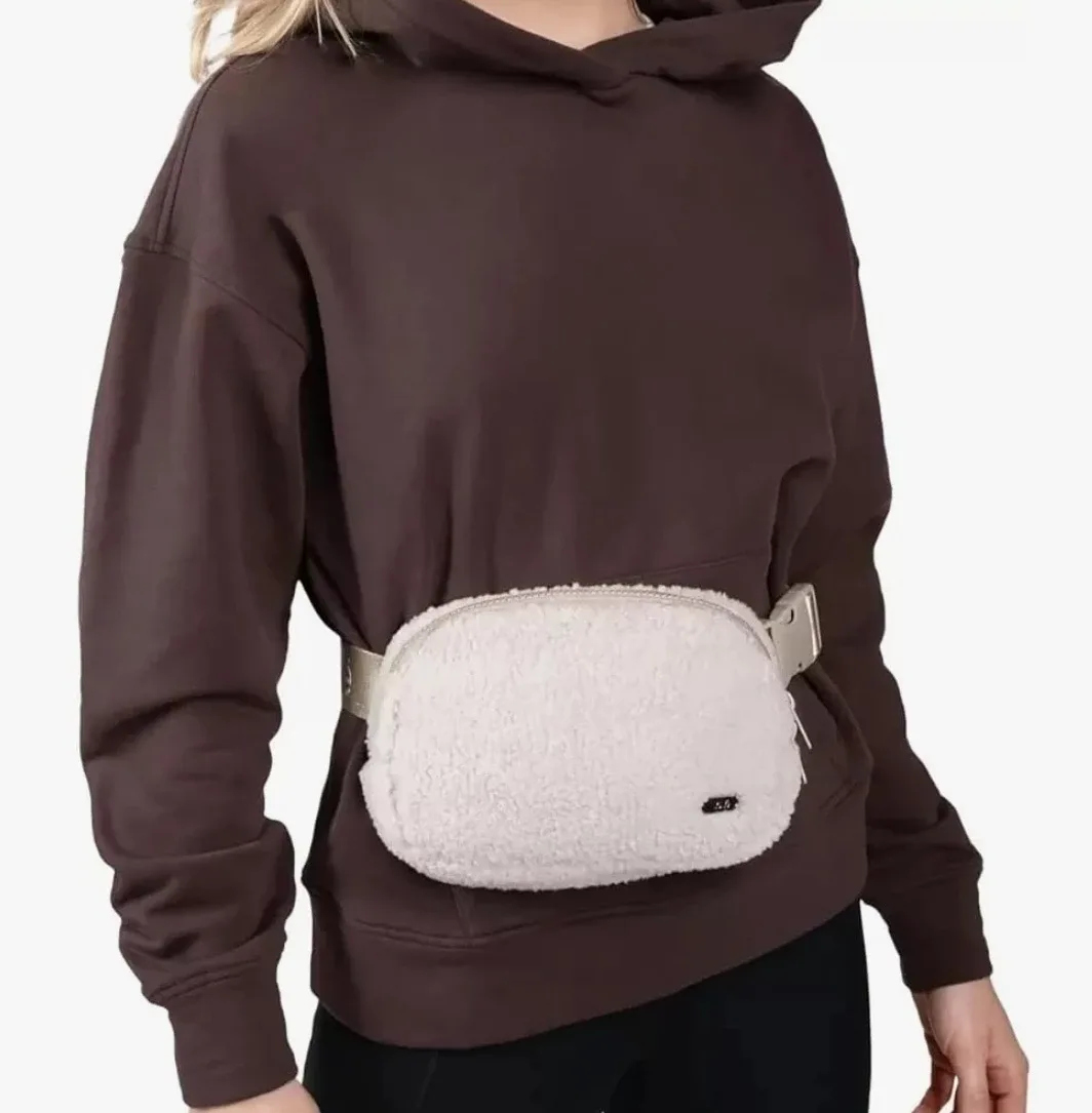 NEW Lolë Convertible Fleece Belt & Cross Body Unisex Bag image indicator(2)