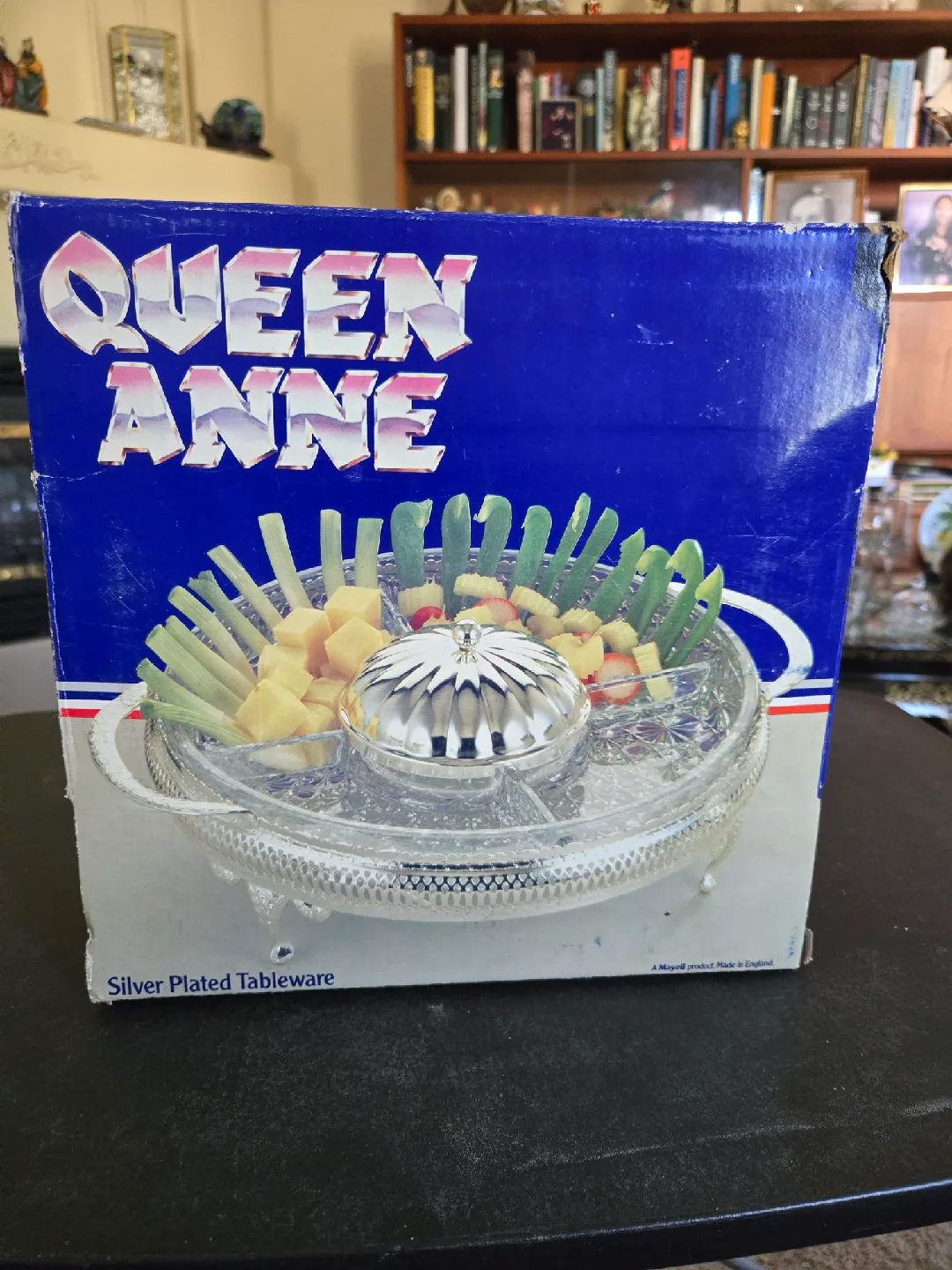 Vintage Queen Anne Silver Plated Hors d'oeuvre Dish image indicator(3)