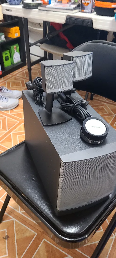 Bose Companion 5 Multimedia Speaker System image indicator(2)