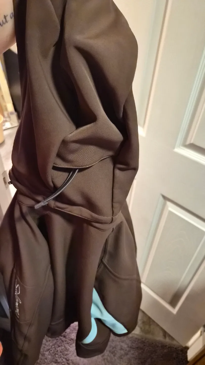 Salomon multi layered ski jacket with hood image indicator(9)