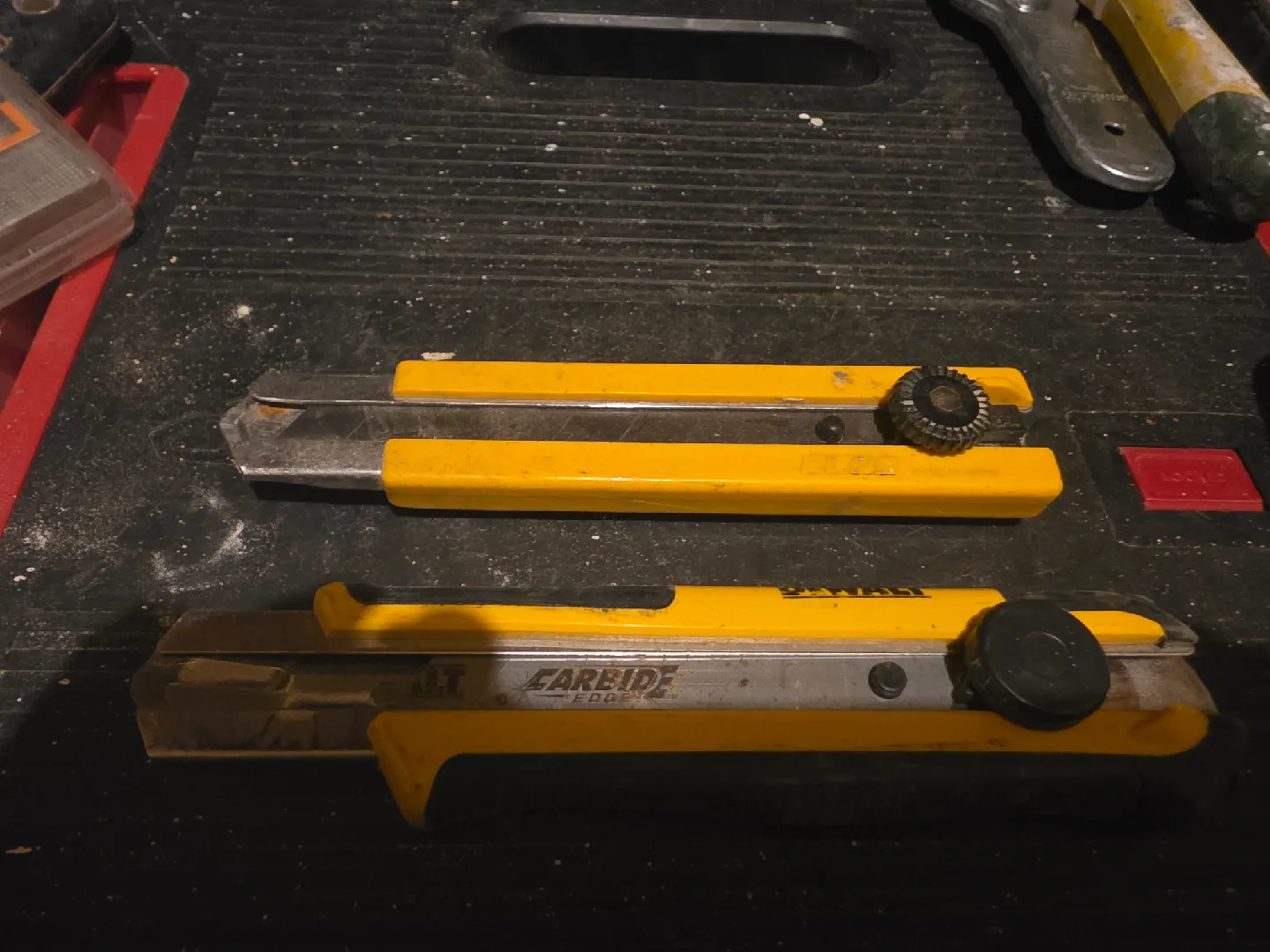 Used Dewalt & Carbide Edge Utility Knives thumbnail