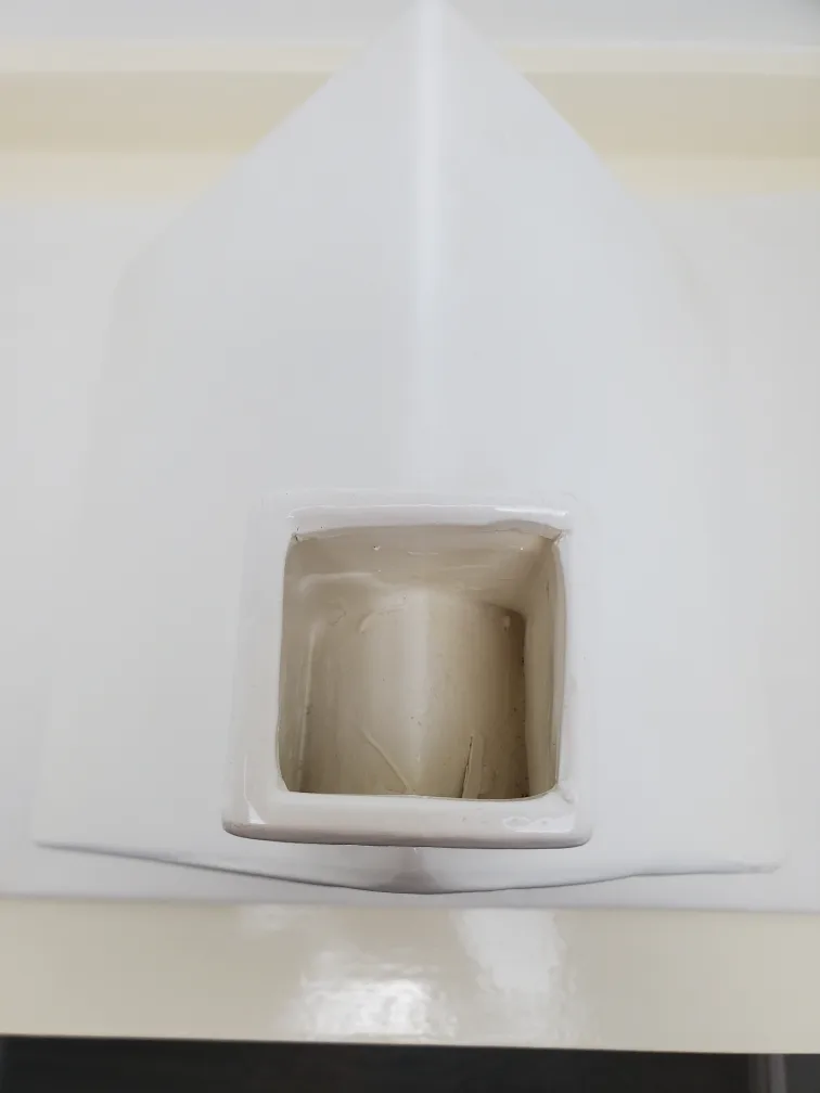 White Ceramic Log Cabin Cookie Jar 🧡 image indicator(3)