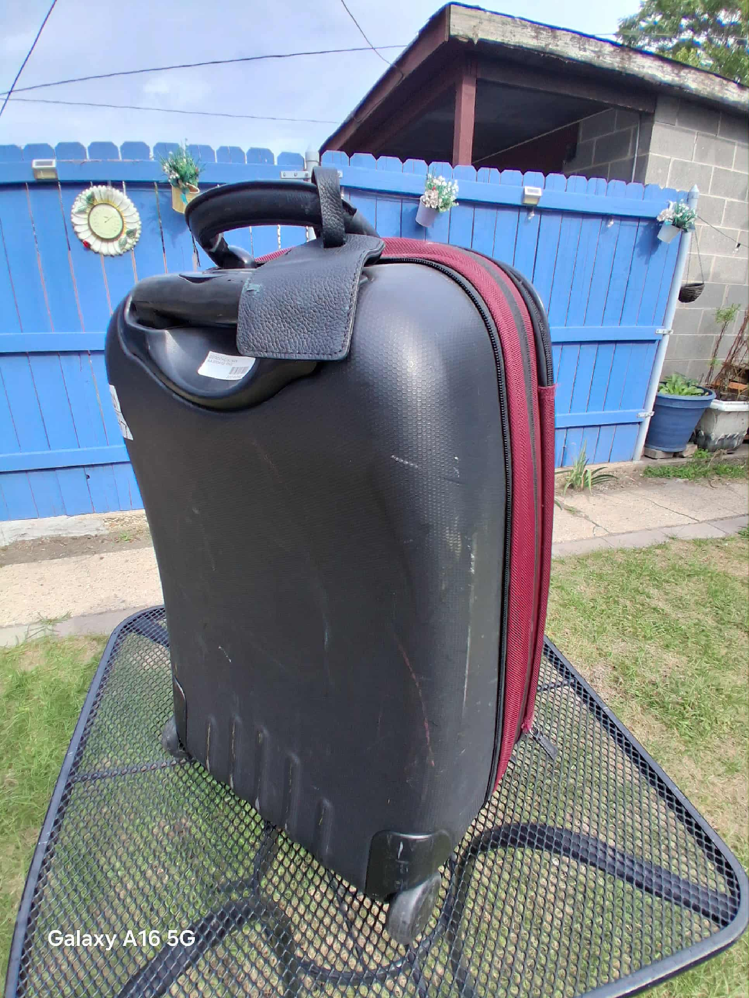 FLYTE Red Rolling Suitcase - 22 inch - photo 2
