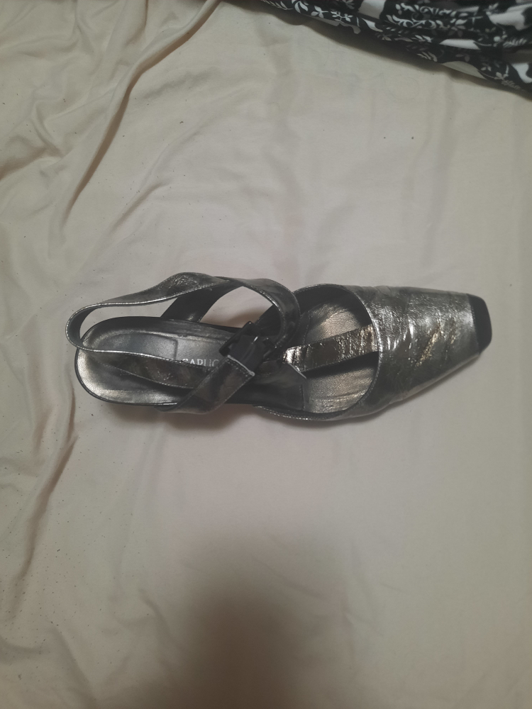 Italian Leather Heels pick up only - photo 5