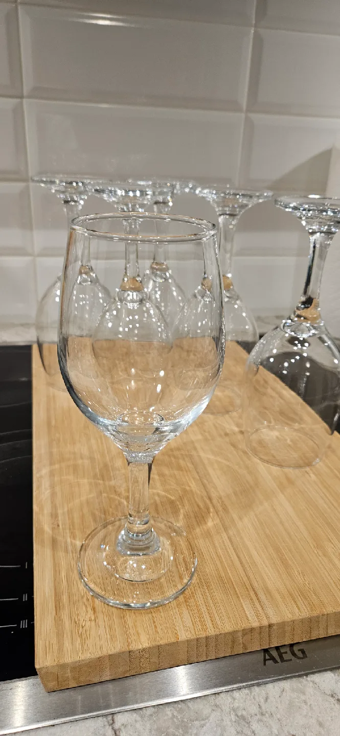 Set of 6 Wine Glasses image indicator(2)