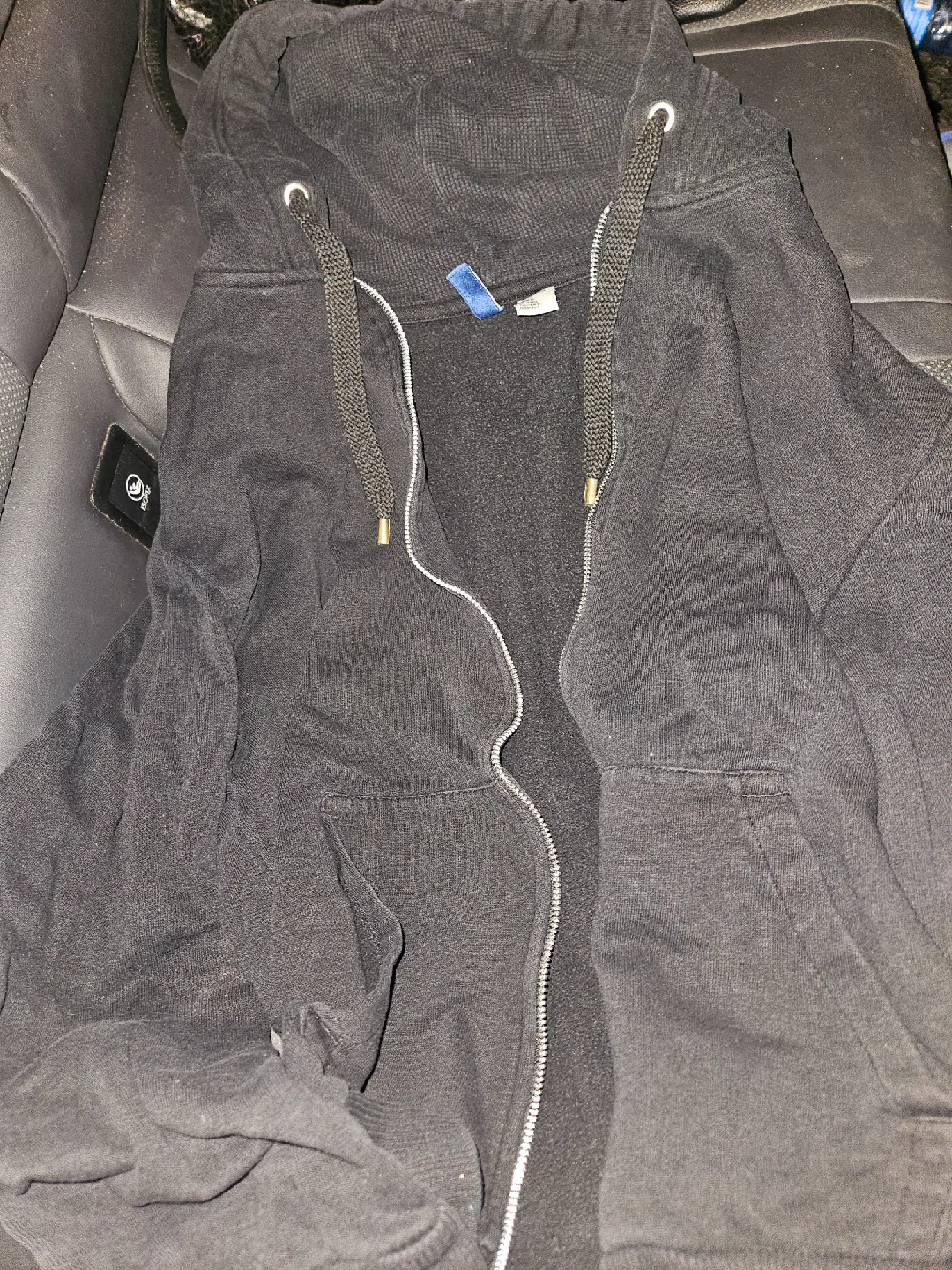 🧡 Fall sweater. H&M Black Zip-Up Hoodie thumbnail