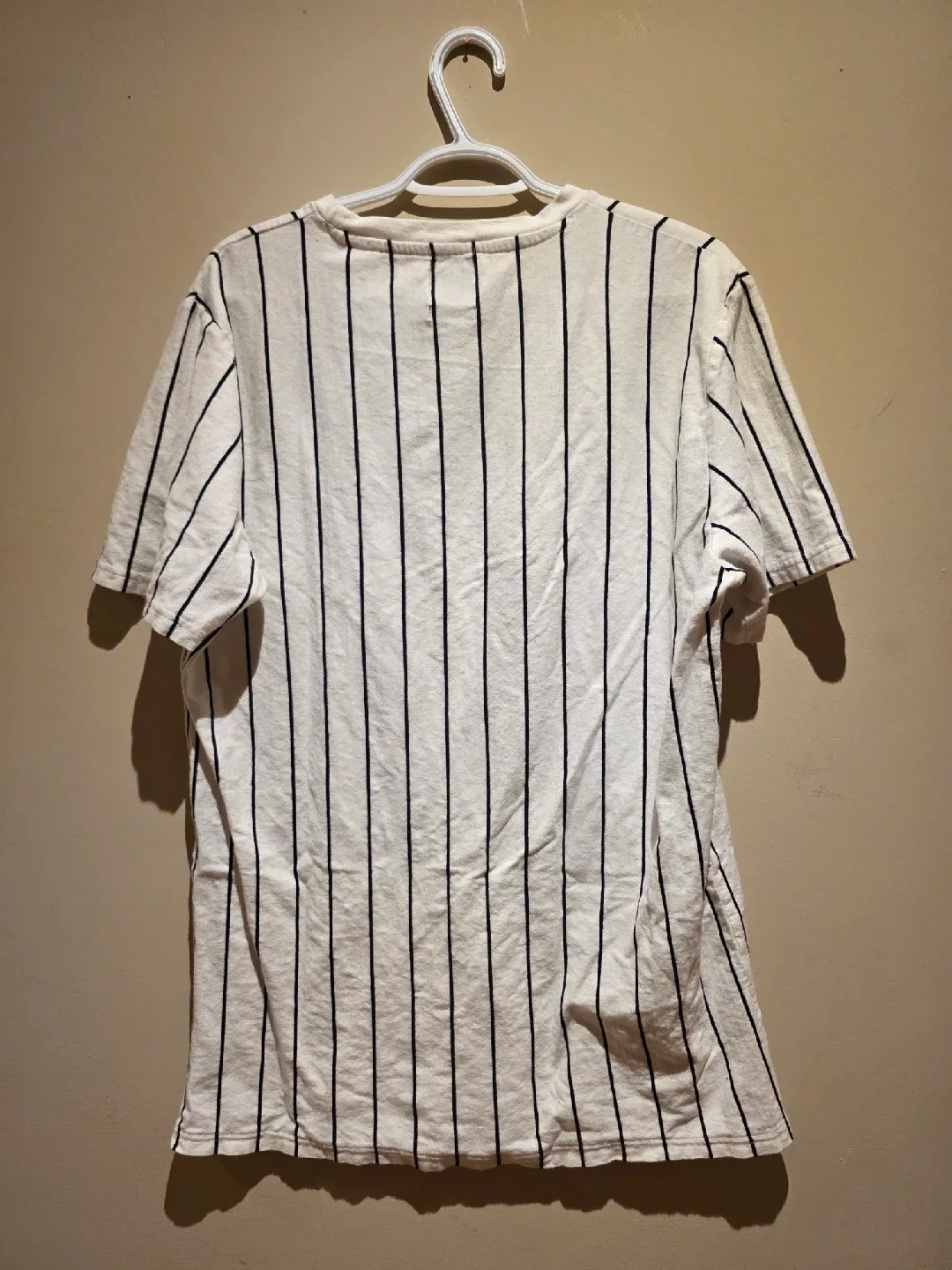 LA Kings Striped T-Shirt X Large image indicator(2)