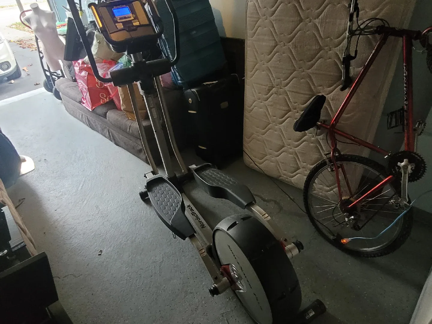 NordicTrack SpaceSaver SE7i Elliptical image indicator(10)