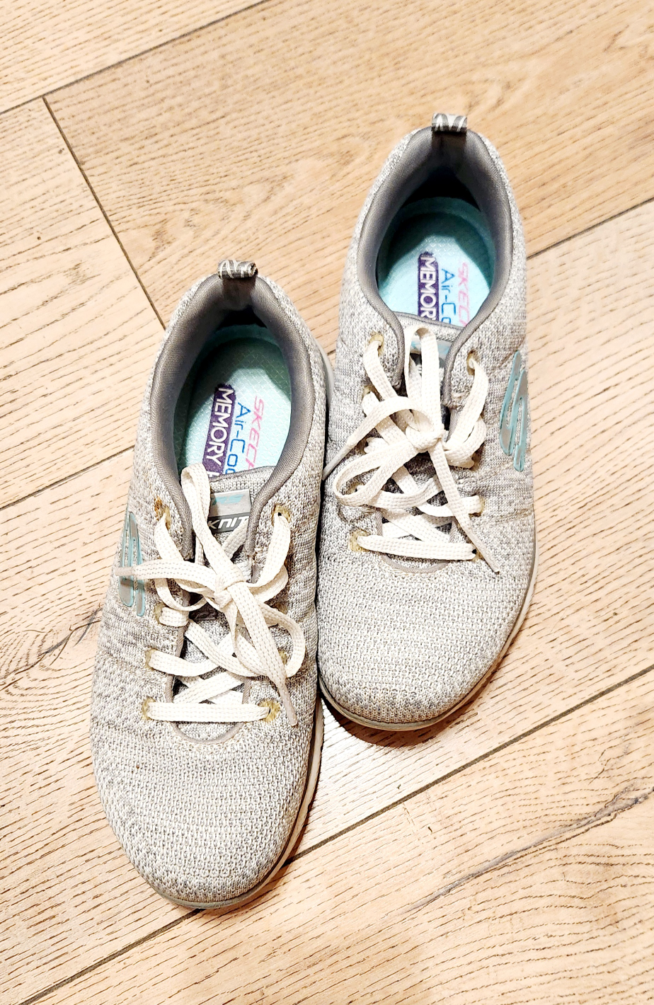Skechers Air-Cooled Memory Foam Shoes - Size 5.5