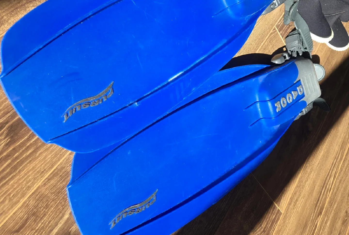 Dacor Pursuit Blue Diving Fins and zippered boots image indicator(2)