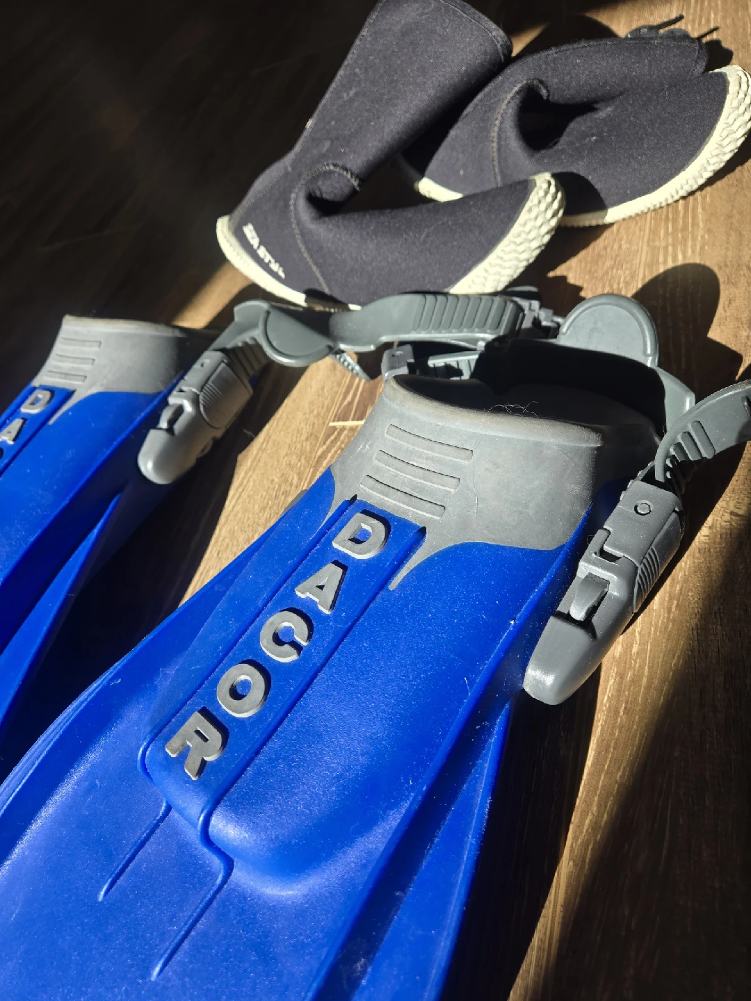 Dacor Pursuit Blue Diving Fins and zippered boots - photo 4