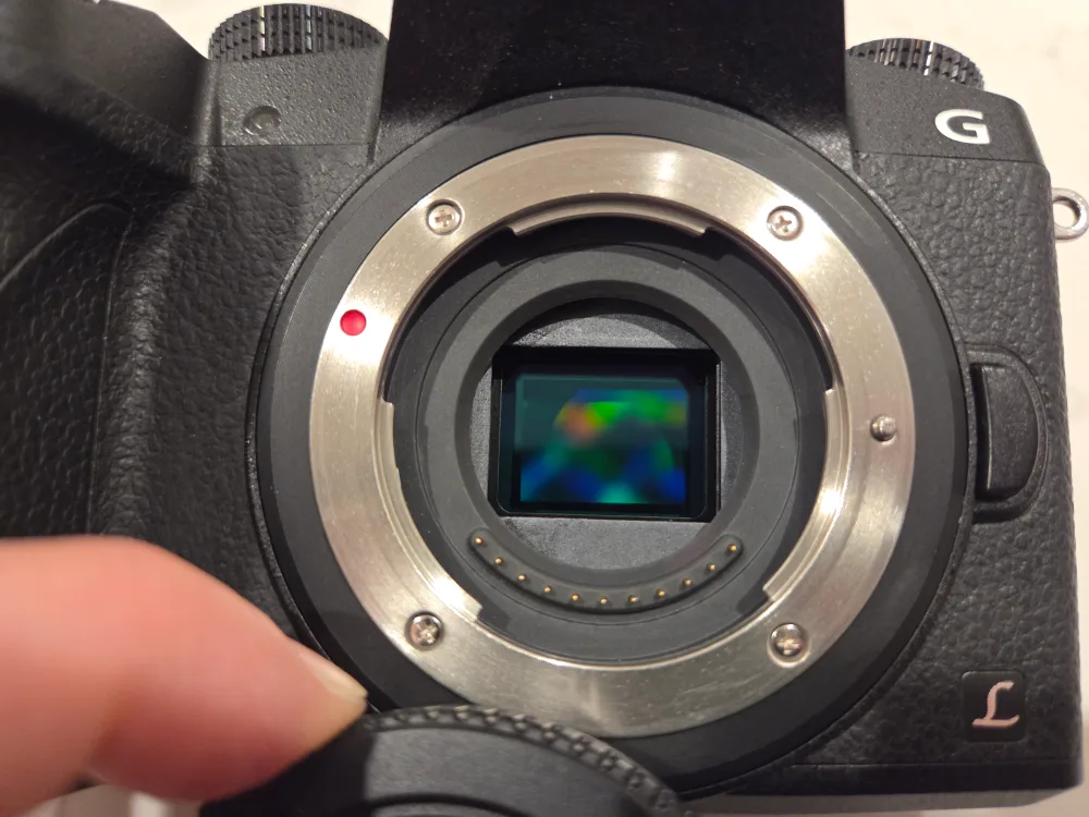 Panasonic Lumix G7 Camera + 2 Lenses image indicator(5)