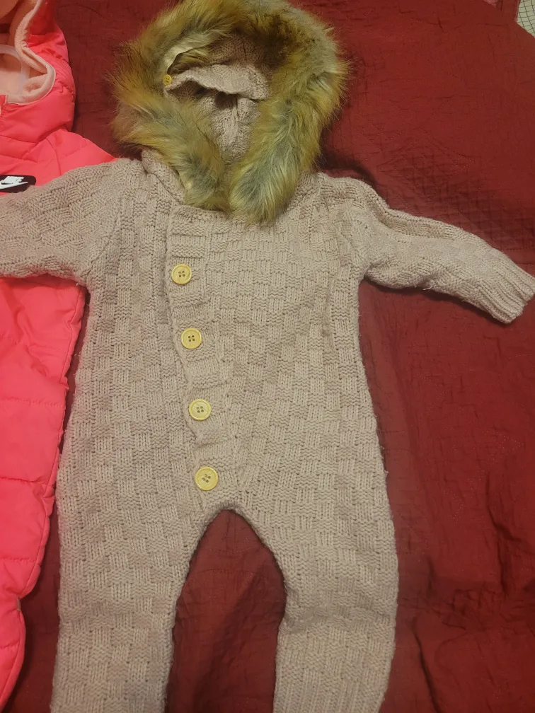 Baby Clothes Bundle - image indicator(9)