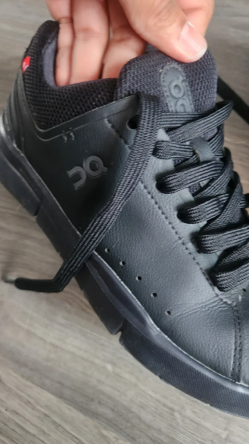 On The Roger Advantage All Black Shoes image indicator(3)