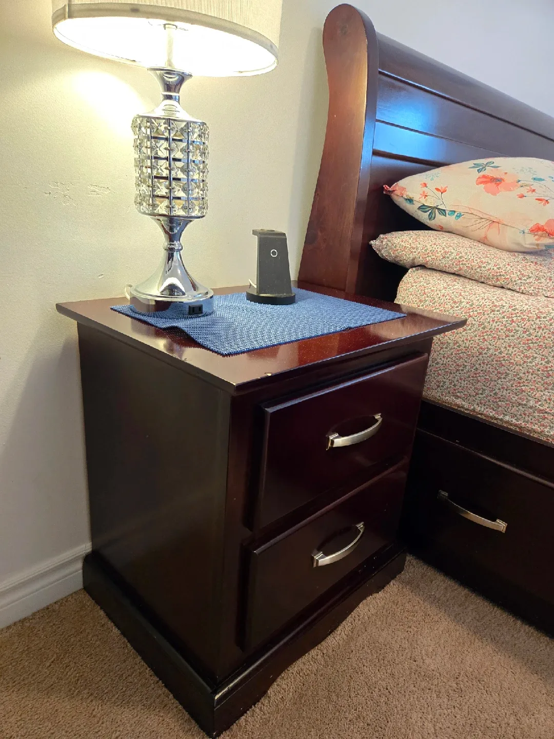 Stunning Queen Bedroom Set with MATTRESS image indicator(9)