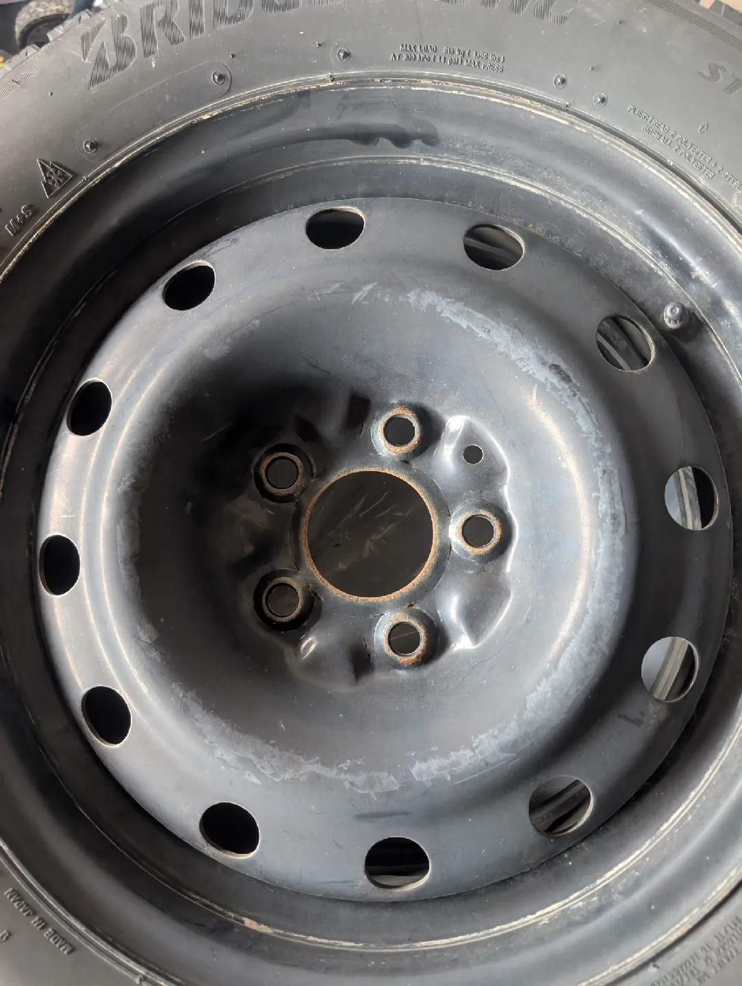 Bridgestone Blizzak WS90 205/55R16 Winter Tire image indicator(4)