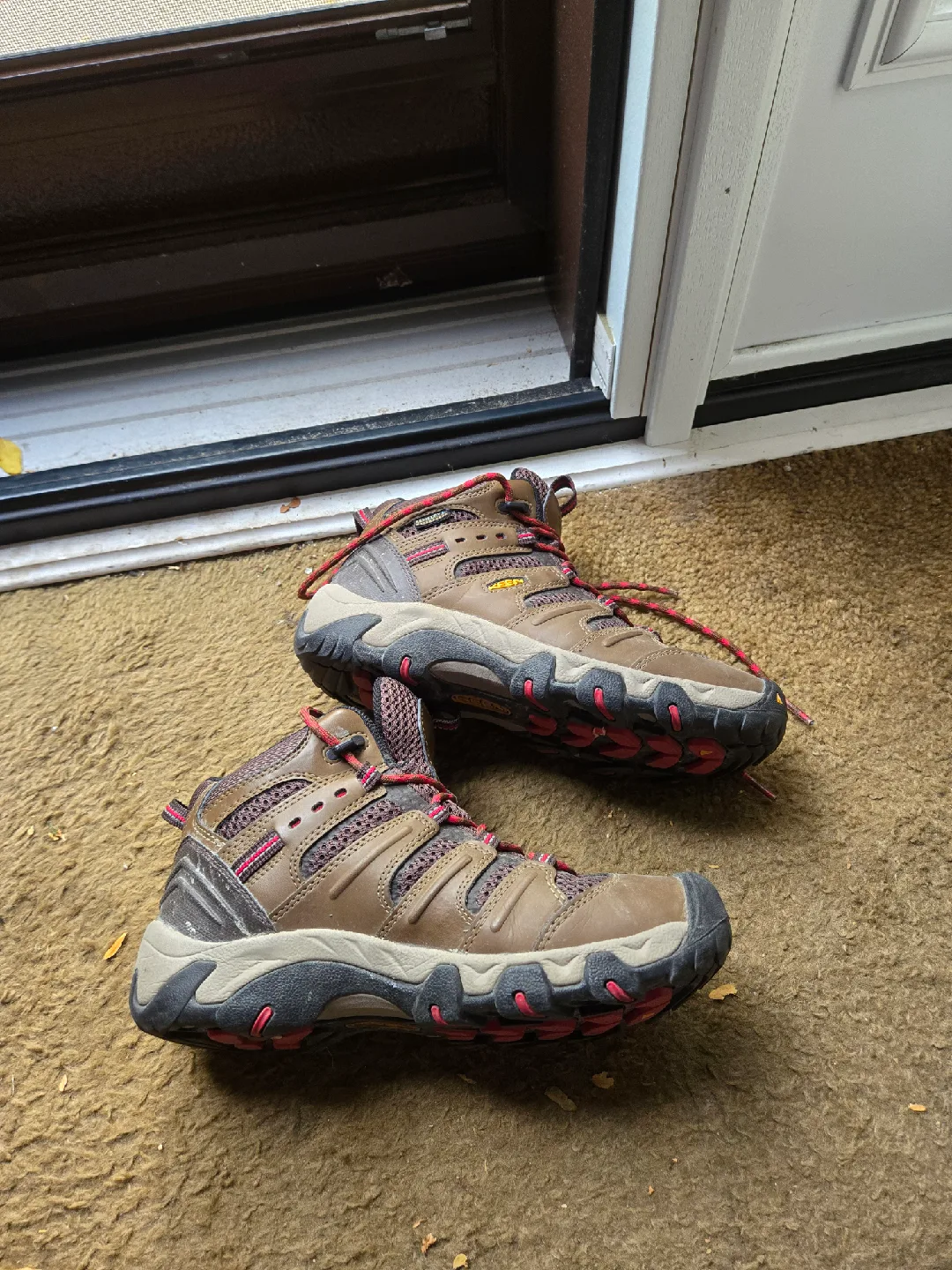 Keen Waterproof Hiking Boots Size 7 image indicator(3)