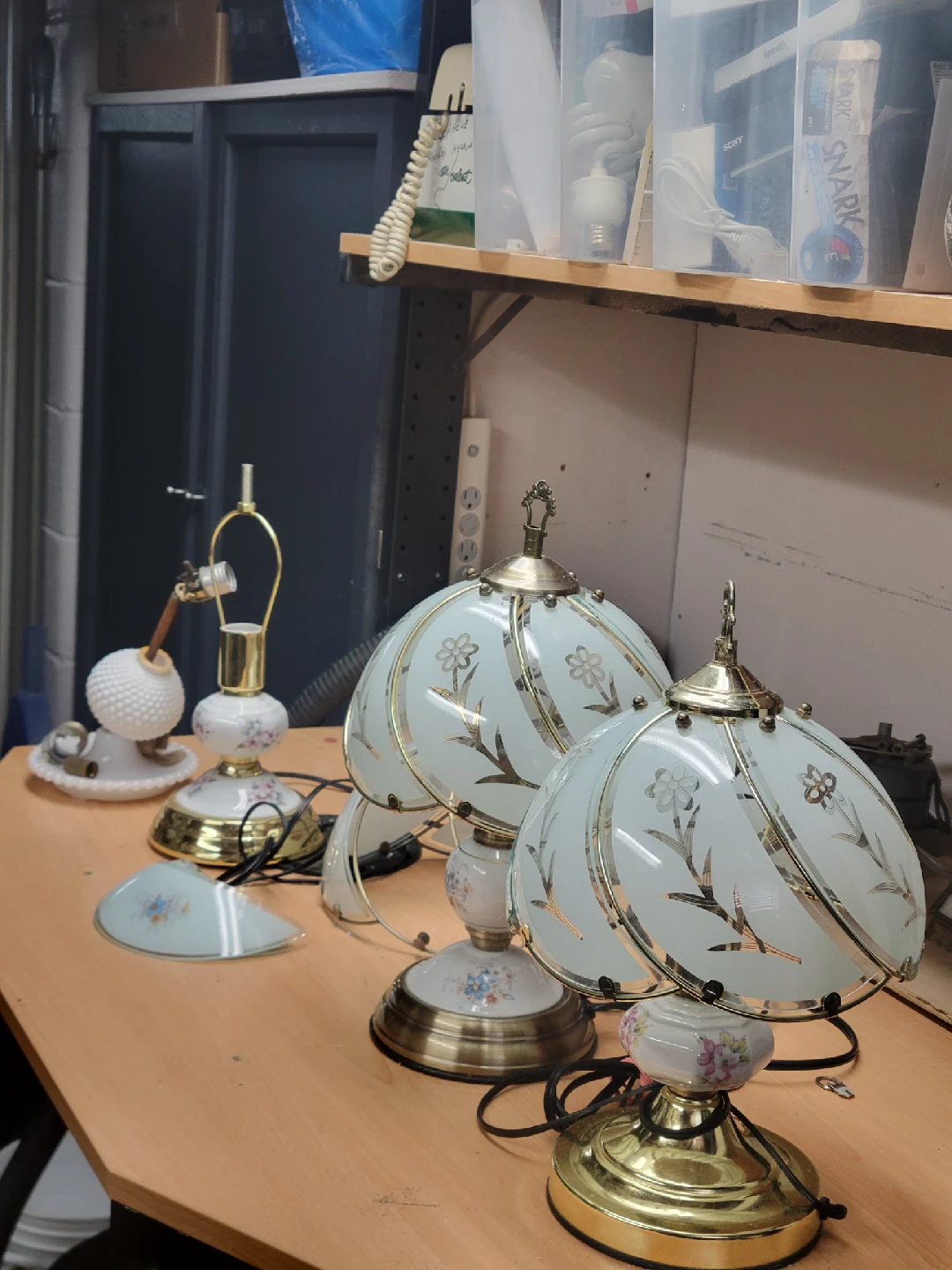 Vintage Table Lamps - Set of 2.plus  vintage Lamp parts - photo 2