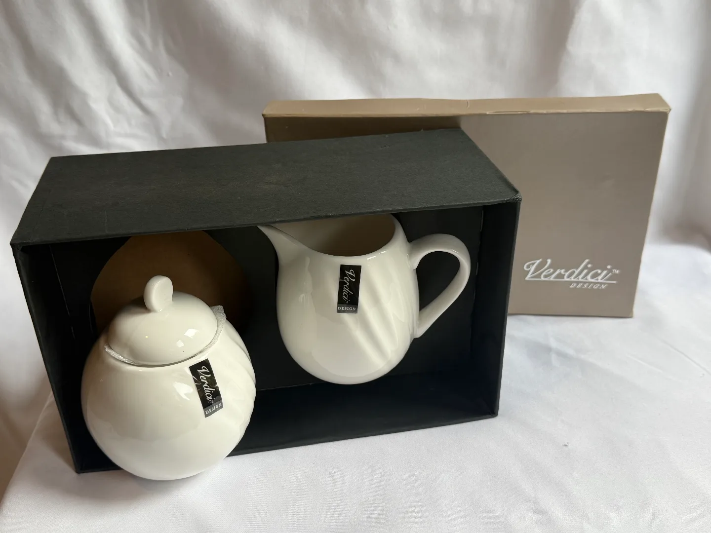 Verdici Design Creamer and Sugar Set - New in Box! thumbnail