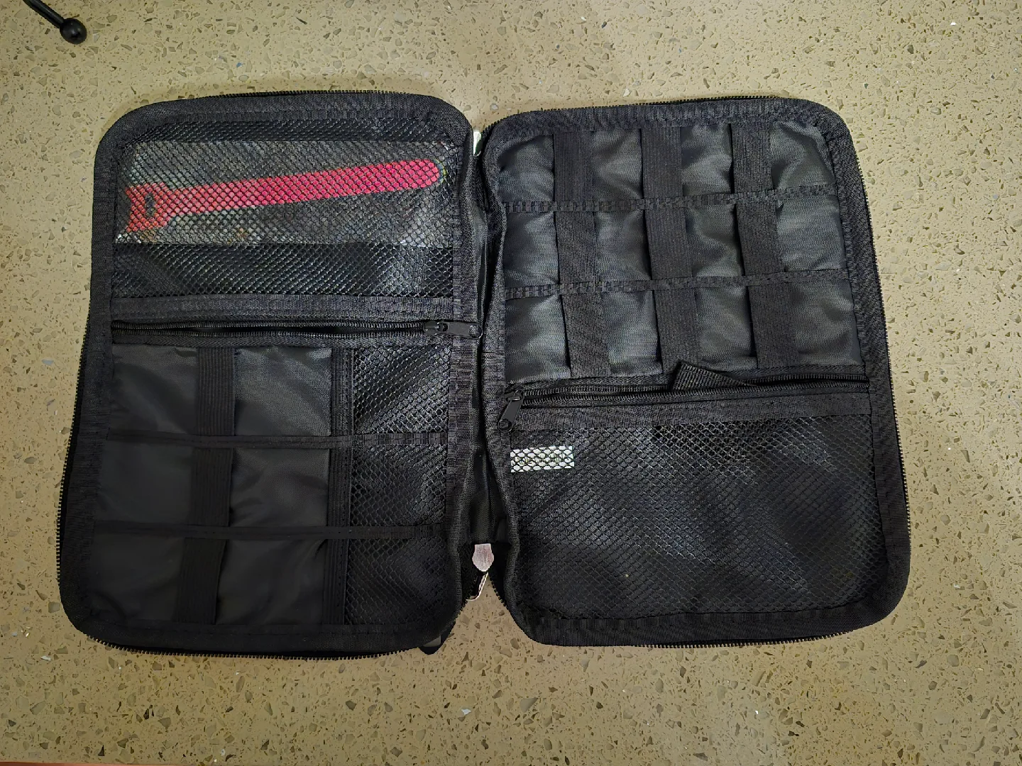 Black Electronics Organizer Travel Case image indicator(2)