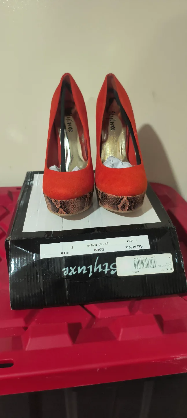 StyLuxe Red Heels - Size 7 thumbnail
