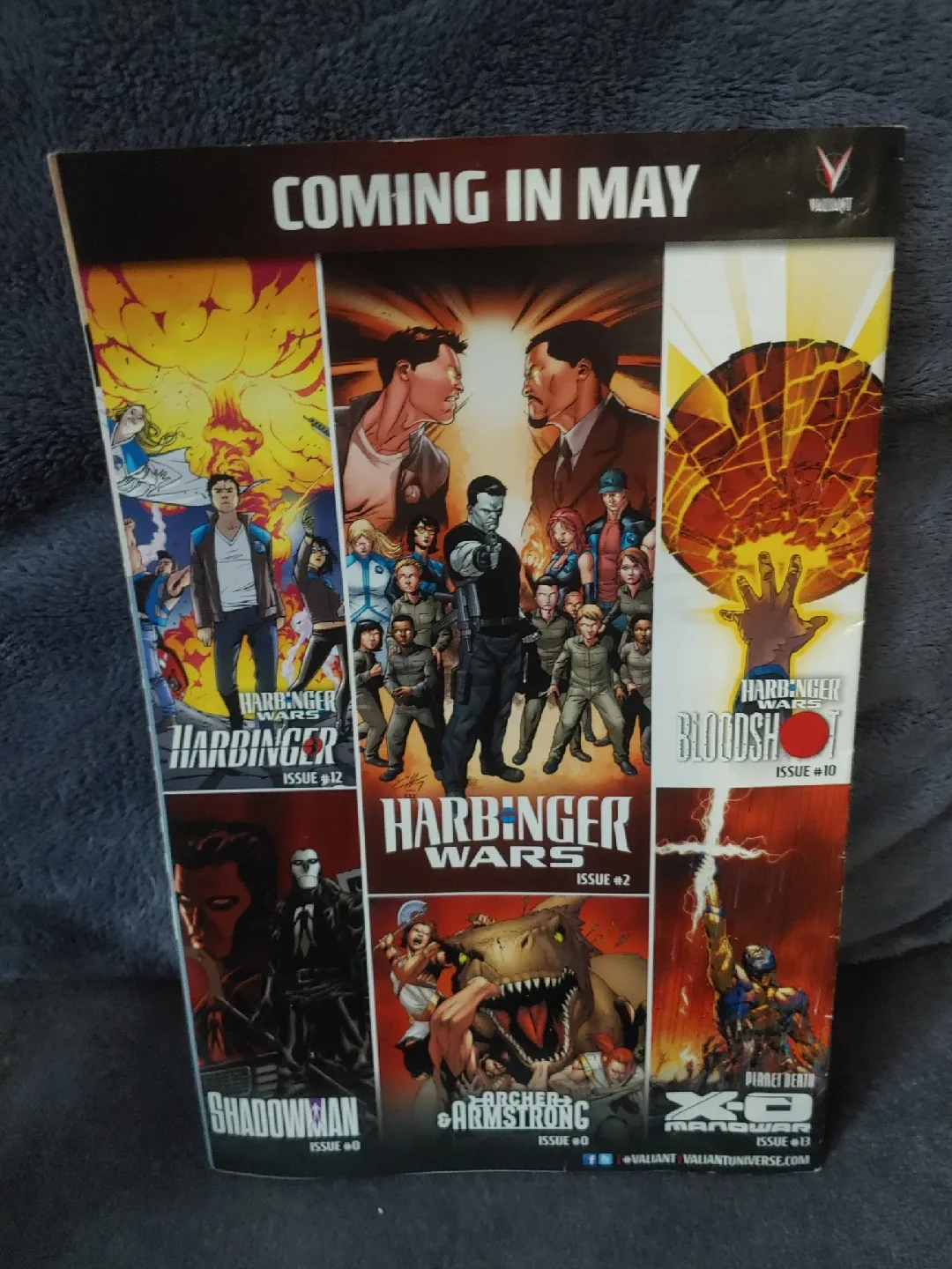 Archer & Armstrong Comic Book #9 image indicator(2)