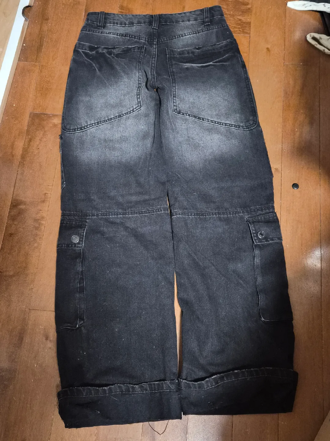 Black Cargo Pants size waist 26 inch image indicator(2)
