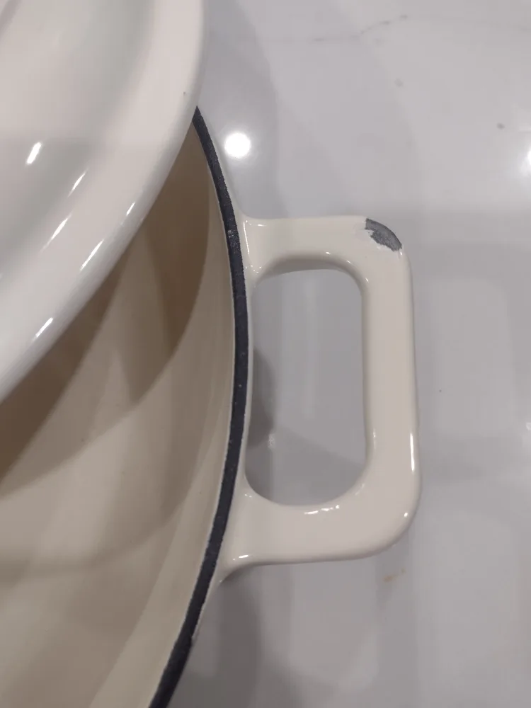 Enamel Dutch Oven with Lid image indicator(3)