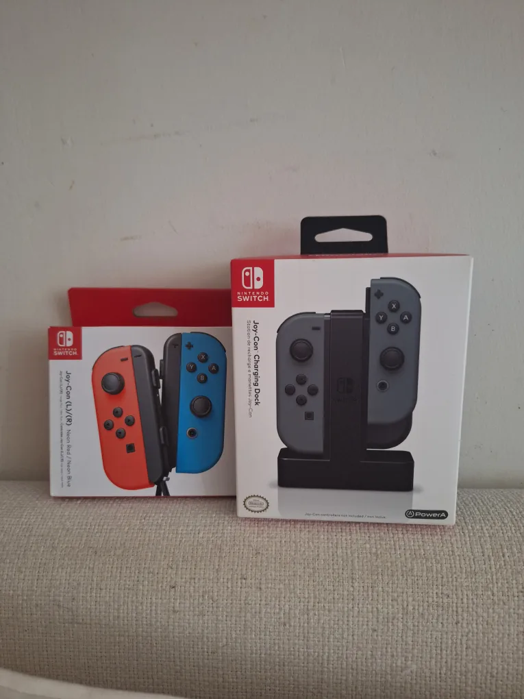 Nintendo Switch Joy-Con & Charging Dock thumbnail