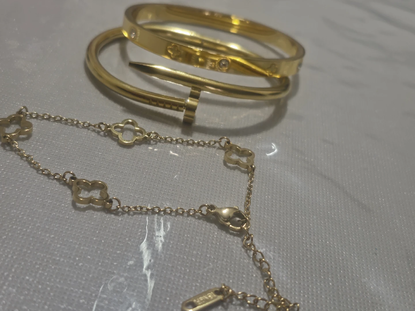 Elegant 3pcs Golden Clover Bracelet Set - photo 2