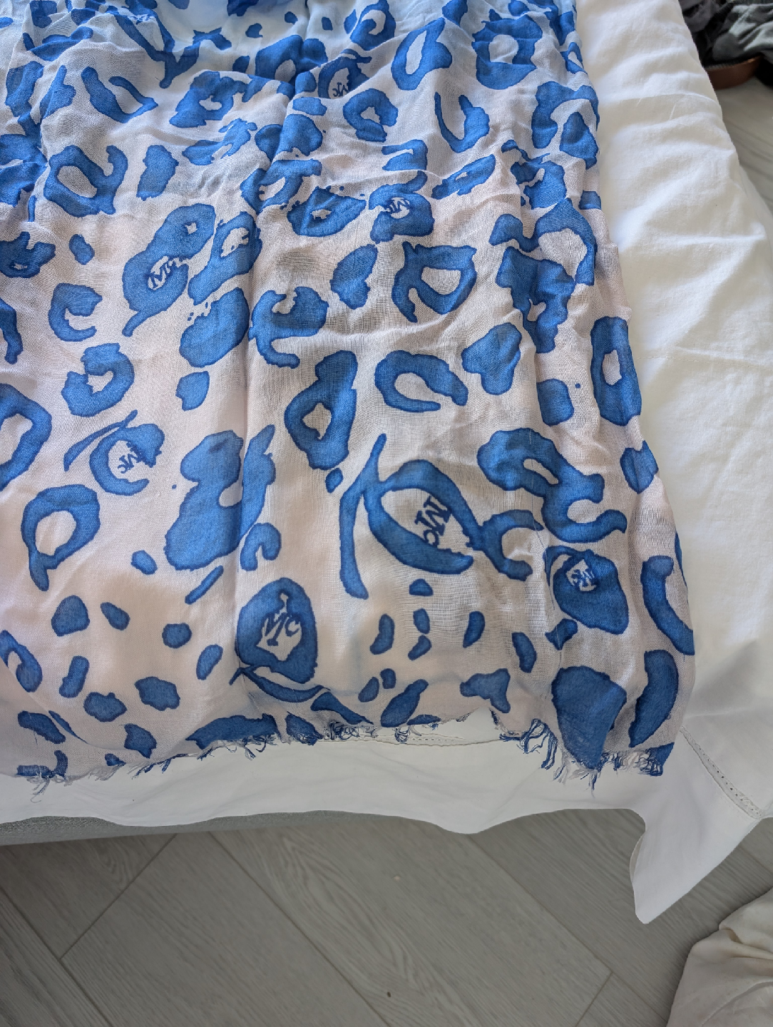 Alexander McQueen Blue Animal Print Scarf - photo 3