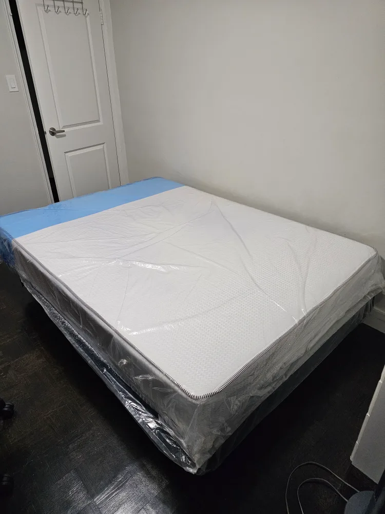 New Queen Mattress - Still in Plastic! thumbnail