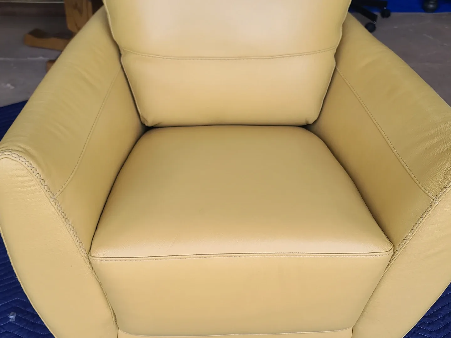 Dylan Italian Leather Lounge Chair Brown image indicator(2)