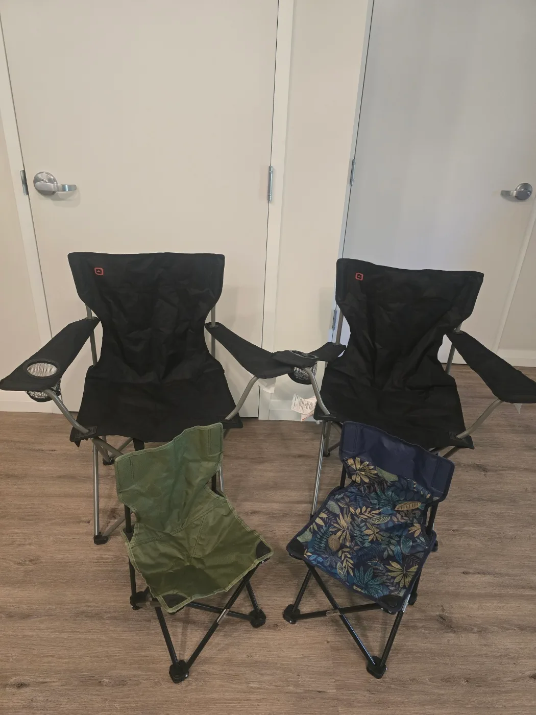 1. scale  2. small lamp  3. chair 4. table 5. TV table  etc image indicator(3)